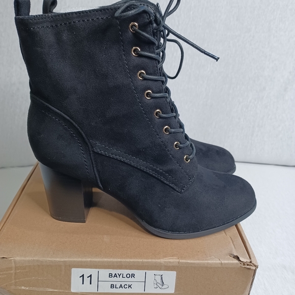 Journee Collection Baylor Black Boots Size 11 - Picture 2 of 6